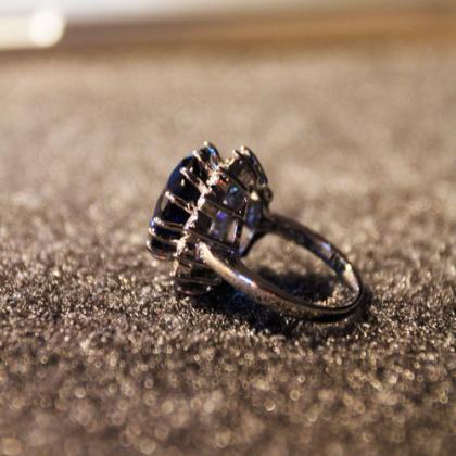 Ladies Blue Crystal Rhinestones Ring Elegant..