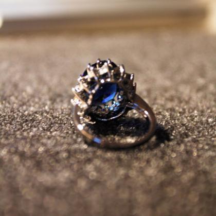 Ladies Blue Crystal Rhinestones Ring Elegant..